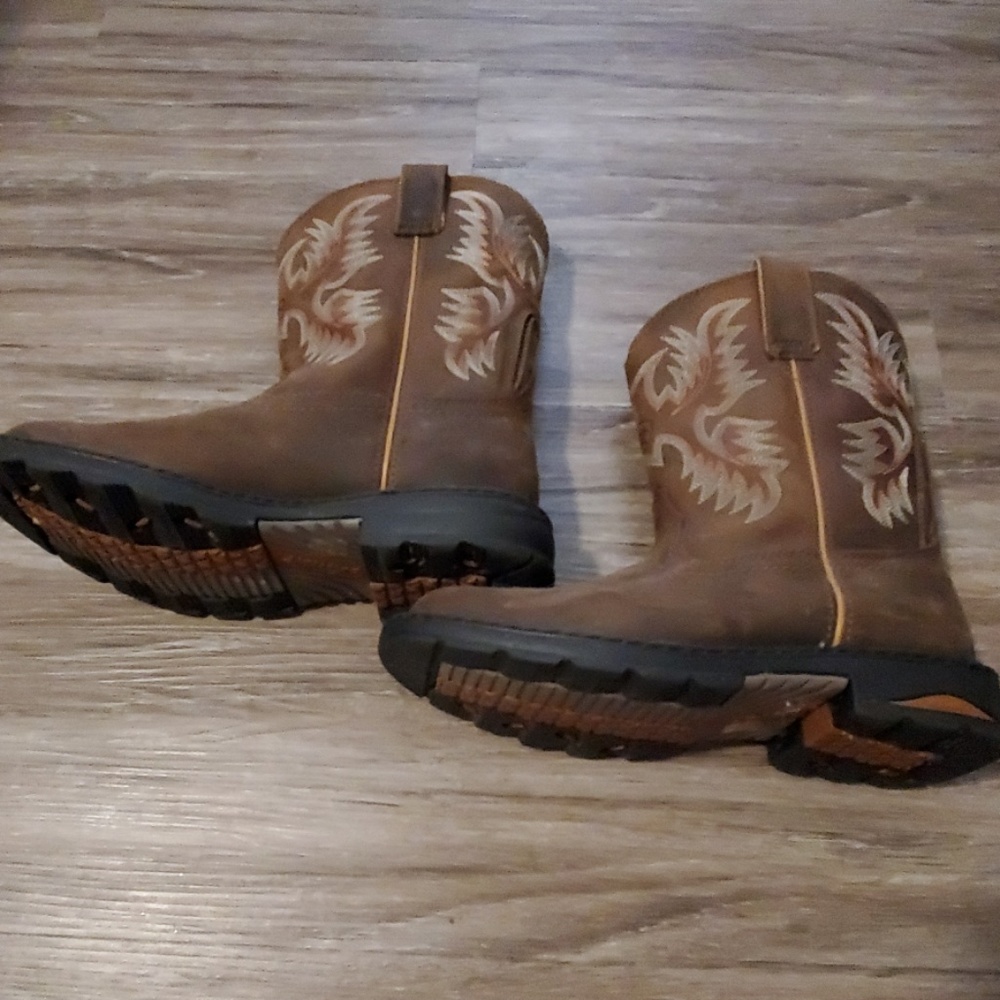 Ariat